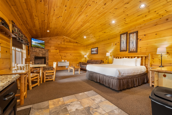 C1 Lakefront - King Bed, Full Kitchen, Hot Tub, Sleeper Sofa Photo 2