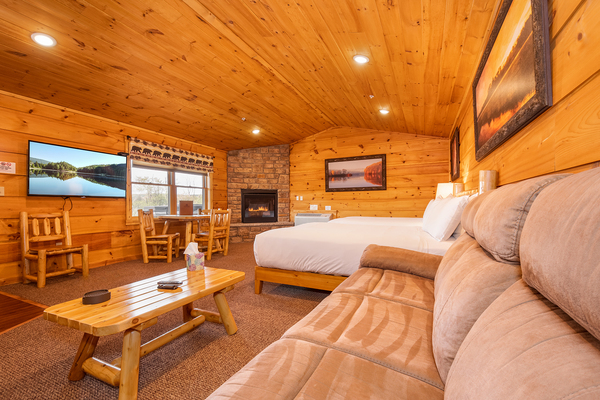 C24 Grandview - 2 Queen beds, kitchenette, hot tub Photo 5