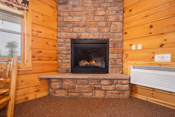 C24 Grandview - 2 Queen beds, kitchenette, hot tub Photo 7