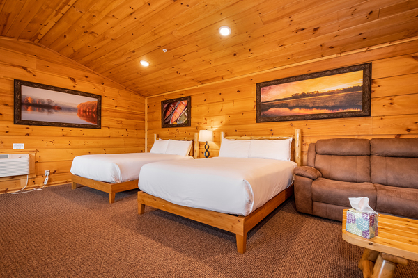 C24 Grandview - 2 Queen beds, kitchenette, hot tub Photo 1