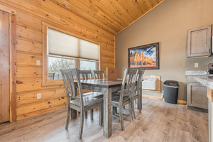 C28 Grandview - 2 King Bedrooms, 2 Bath, Full Kitchen, Hot Tub, Pet Friendly, Washer/Dryer Photo 16