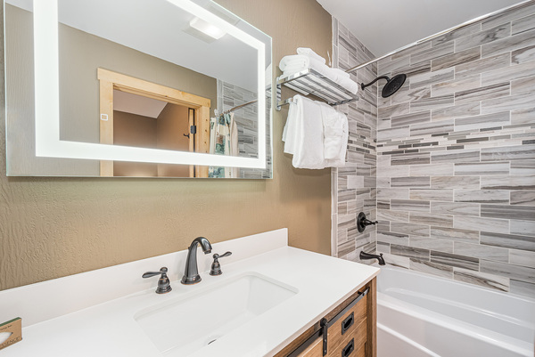 C28 Grandview - 2 King Bedrooms, 2 Bath, Full Kitchen, Hot Tub, Pet Friendly, Washer/Dryer Photo 14