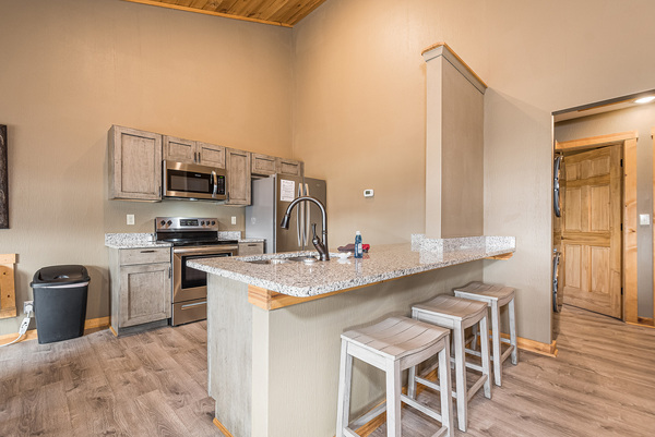 C28 Grandview - 2 King Bedrooms, 2 Bath, Full Kitchen, Hot Tub, Pet Friendly, Washer/Dryer Photo 15