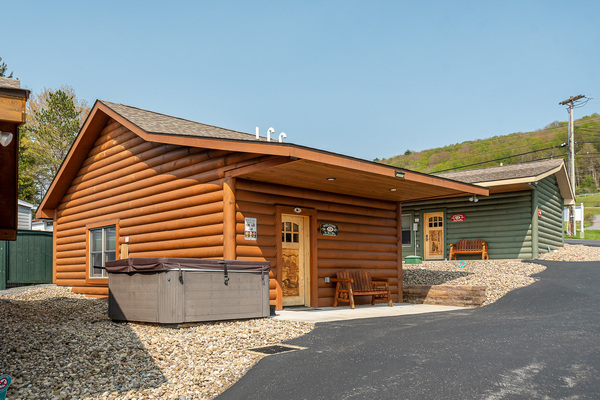 C3 Lakefront - 2 Queens, Kitchenette, Sleeper Sofa, Hot Tub, Pet Friendly Photo 1