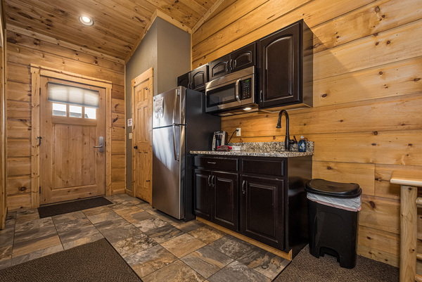 C3 Lakefront - 2 Queens, Kitchenette, Sleeper Sofa, Hot Tub, Pet Friendly Photo 3