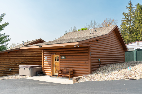 C3 Lakefront - 2 Queens, Kitchenette, Sleeper Sofa, Hot Tub, Pet Friendly Photo 10