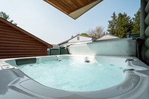 C4 Lakefront - King Bed, Full Kitchen, Hot Tub, Indoor Soaking Tub Photo 11