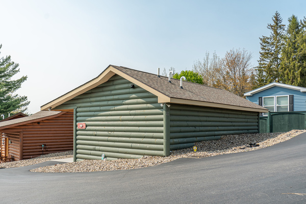 C4 Lakefront - King Bed, Full Kitchen, Hot Tub, Indoor Soaking Tub Photo 2