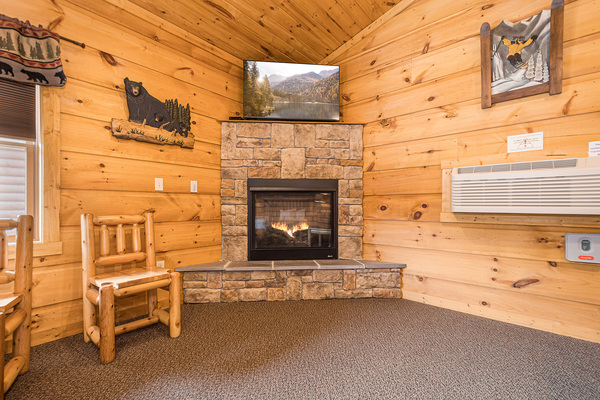 C4 Lakefront - King Bed, Full Kitchen, Hot Tub, Indoor Soaking Tub Photo 7