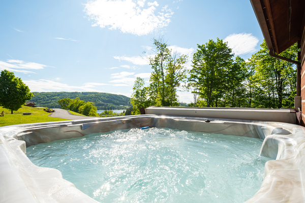 C40R Mountainside - 2 Queen Beds, Kitchenette, Hot Tub, Pet Friendly Photo 1