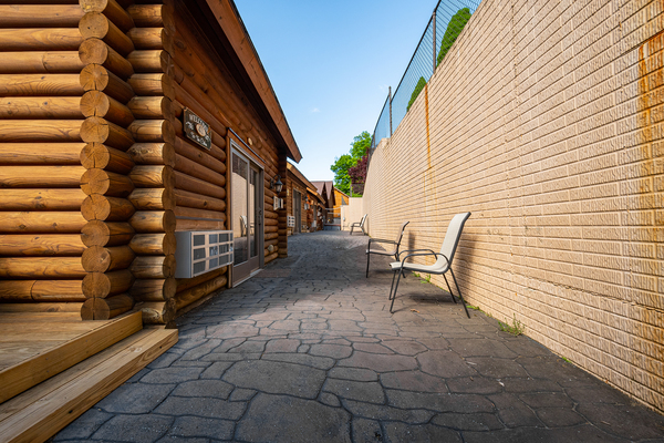 C41 Mountainside - 2 Queen Beds, Kitchette, Hot Tub, Pet Friendly Photo 5