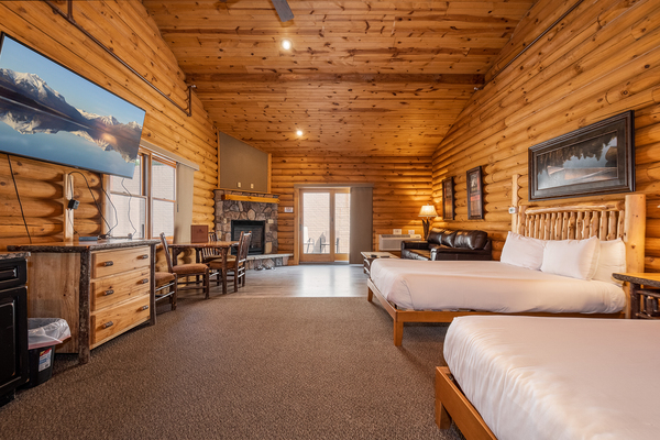 C41 Mountainside - 2 Queen Beds, Kitchette, Hot Tub, Pet Friendly Photo 1