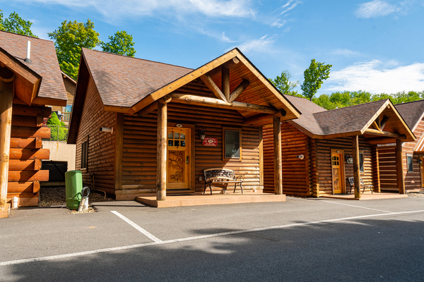 C42 Mountainside - King Bed, Kitchenette, Hot Tub, Pet Friendly Photo 2