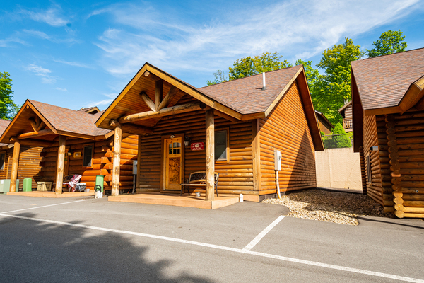 C42 Mountainside - King Bed, Kitchenette, Hot Tub, Pet Friendly Photo 4