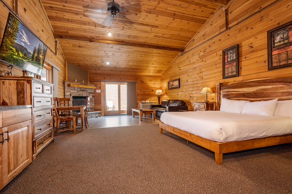 C42 Mountainside - King Bed, Kitchenette, Hot Tub, Pet Friendly Photo 10