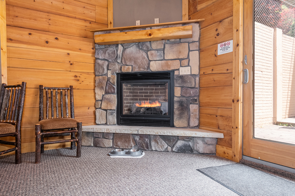 C43 Mountainside - 2 Queen Beds, Kitchenette, Sleeper Sofa, Pet Friendly Photo 6