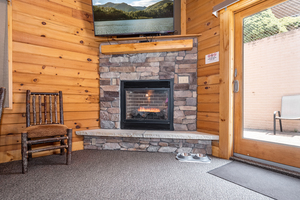 C44 Mountainside - King Bed, Kitchenette, Sleeper Sofa, Pet Friendly Photo 2