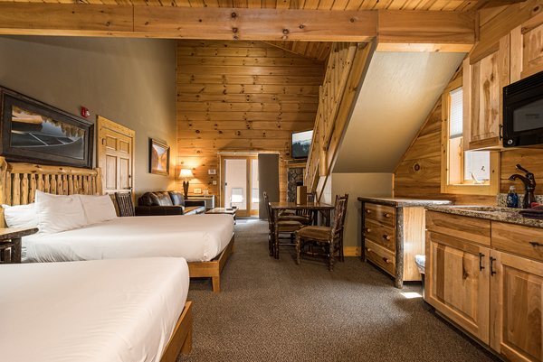 C46L Mountainside - 3 Queen Beds, 2, Bath, Kitchenette, Pet Friendly Photo 3