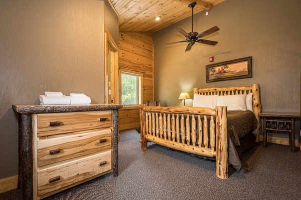 C46L Mountainside - 3 Queen Beds, 2, Bath, Kitchenette, Pet Friendly Photo 1