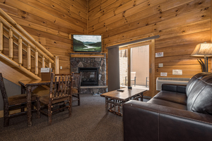 C46R Mountainside - 2 Queen Beds, 2, Bath, Kitchenette, Pet Friendly Photo 3