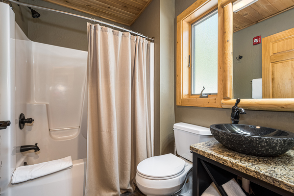 C46R Mountainside - 3 Queen Beds, 2, Bath, Kitchenette, Pet Friendly Photo 6