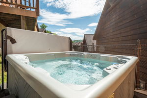 C47 Mountainside - 2 Queen Beds, Kitchenette, Hot Tub, Pet Friendly Photo 9