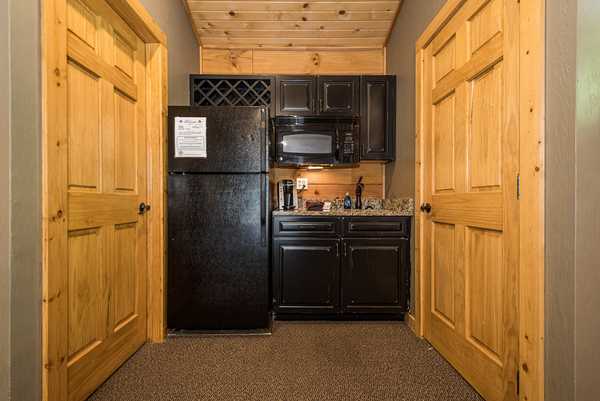 C47 Mountainside - 2 Queen Beds, Kitchenette, Hot Tub, Pet Friendly Photo 3