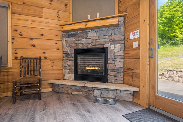 C47 Mountainside - 2 Queen Beds, Kitchenette, Hot Tub, Pet Friendly Photo 7