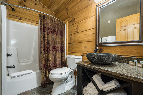 C47 Mountainside - 2 Queen Beds, Kitchenette, Hot Tub, Pet Friendly Photo 8