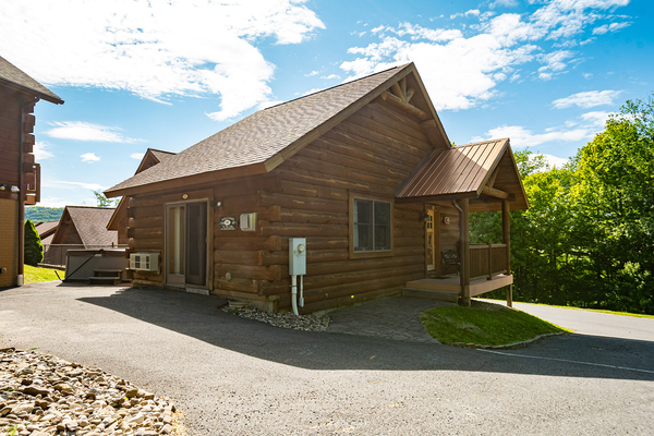 C47 Mountainside - 2 Queen Beds, Kitchenette, Hot Tub, Pet Friendly Photo 10