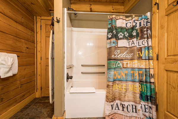 C48 Mountainside - 3 Bedroom, 2.5 Bath,4 Queen Beds, Loft, Hot Tub, Kitchenette Photo 10