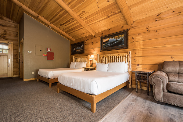 C49L Mountainside - 2 Queen beds, Kitchenette, Sleeper Sofa Photo 4