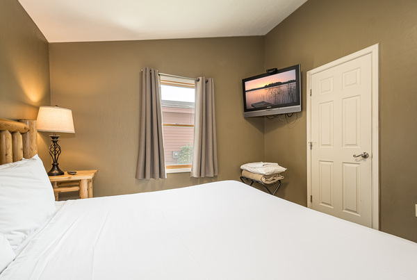 C5 Lakefront- 2 King Bedrooms, 2 Bath, Full Kitchen, Hot Tub Photo 11