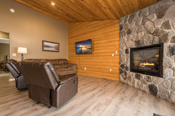 C5 Lakefront- 2 King Bedrooms, 2 Bath, Full Kitchen, Hot Tub Photo 3