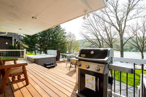 C5 Lakefront- 2 King Bedrooms, 2 Bath, Full Kitchen, Hot Tub Photo 10