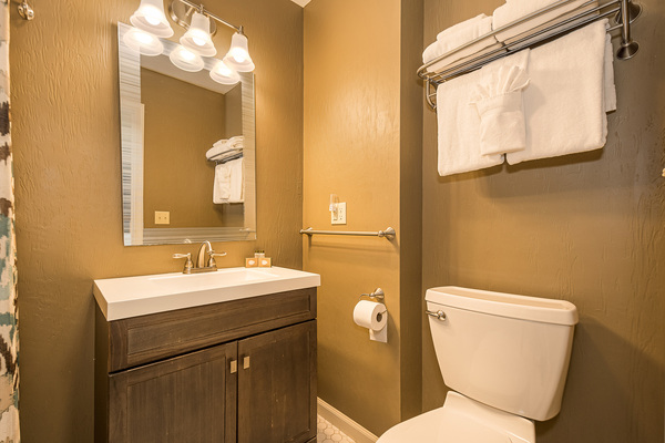 C5 Lakefront- 2 King Bedrooms, 2 Bath, Full Kitchen, Hot Tub Photo 15