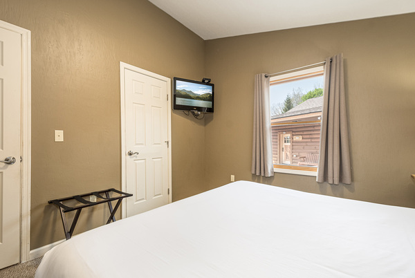 C5 Lakefront- 2 King Bedrooms, 2 Bath, Full Kitchen, Hot Tub Photo 18