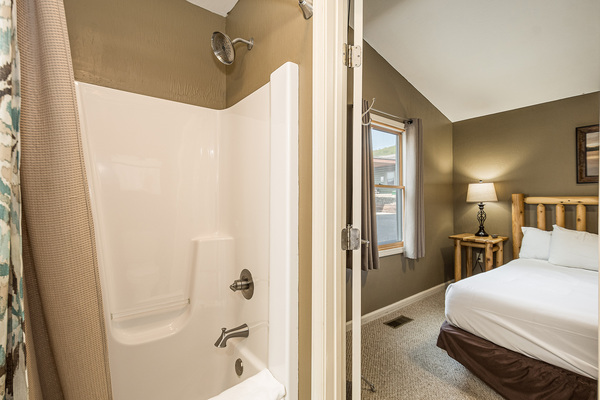 C5 Lakefront- 2 King Bedrooms, 2 Bath, Full Kitchen, Hot Tub Photo 20