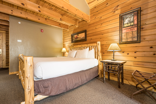 C50L Mountainside - King bed, Queen bed and twin bunkbed Loft, 2 Bath, Kitchenette, Pet Friendly Photo 1