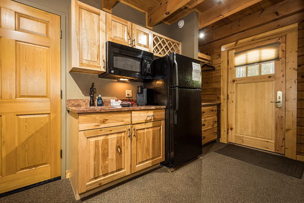 C50L Mountainside - King bed, Queen bed and twin bunkbed Loft, 2 Bath, Kitchenette, Pet Friendly Photo 2