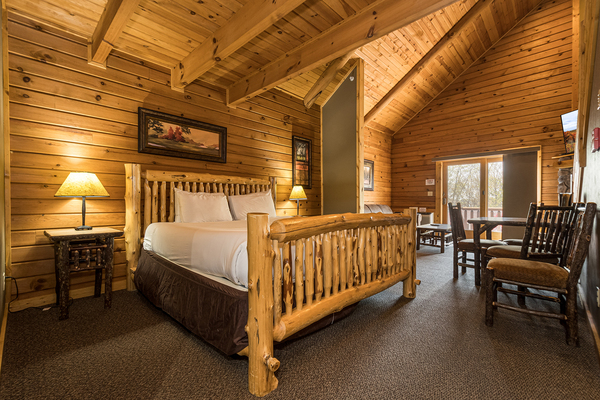 C50L Mountainside - King bed, Queen bed and twin bunkbed Loft, 2 Bath, Kitchenette, Pet Friendly Photo 3