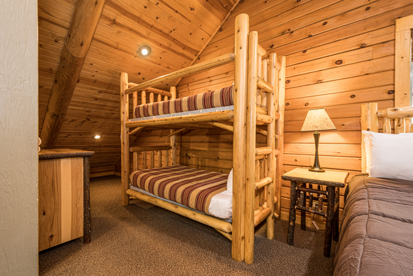 C50L Mountainside - King bed, Queen bed and twin bunkbed Loft, 2 Bath, Kitchenette, Pet Friendly Photo 8