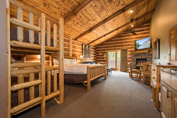 C52L Mountainside - King bed, Twin Bunkbed, Kitchenette, Pet Friendly Photo 1