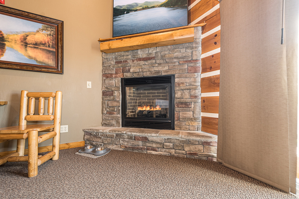 C52R Mountainside - King Bed, Jetted Tub, Kitchenette, Pet Friendly Photo 5