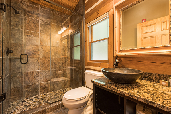 C52R Mountainside - King Bed, Jetted Tub, Kitchenette, Pet Friendly Photo 8