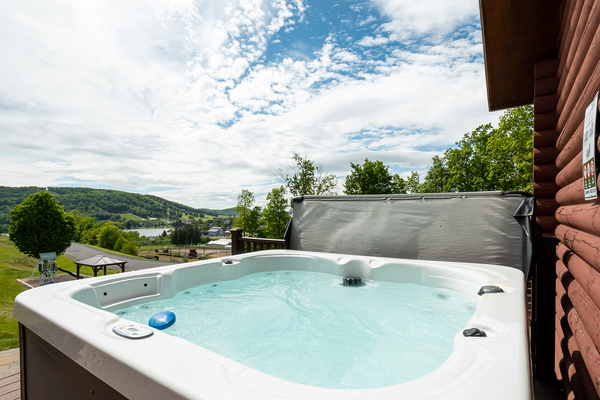 C53 Mountainside - 2 Queen Beds, Kitchenette, Hot Tub, Pet Friendly Photo 1