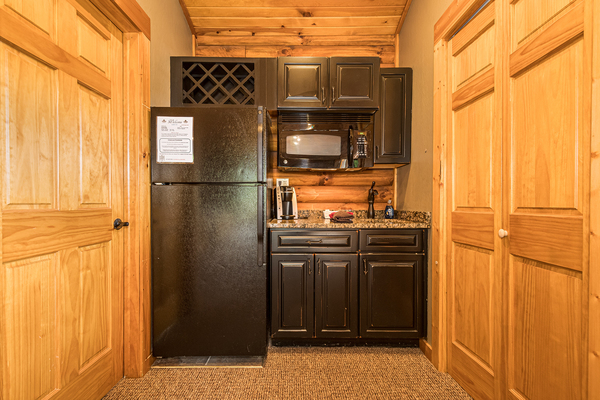 C53 Mountainside - 2 Queen Beds, Kitchenette, Hot Tub, Pet Friendly Photo 3