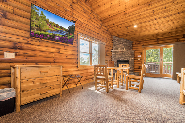 C53 Mountainside - 2 Queen Beds, Kitchenette, Hot Tub, Pet Friendly Photo 6