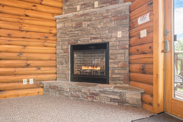 C53 Mountainside - 2 Queen Beds, Kitchenette, Hot Tub, Pet Friendly Photo 8